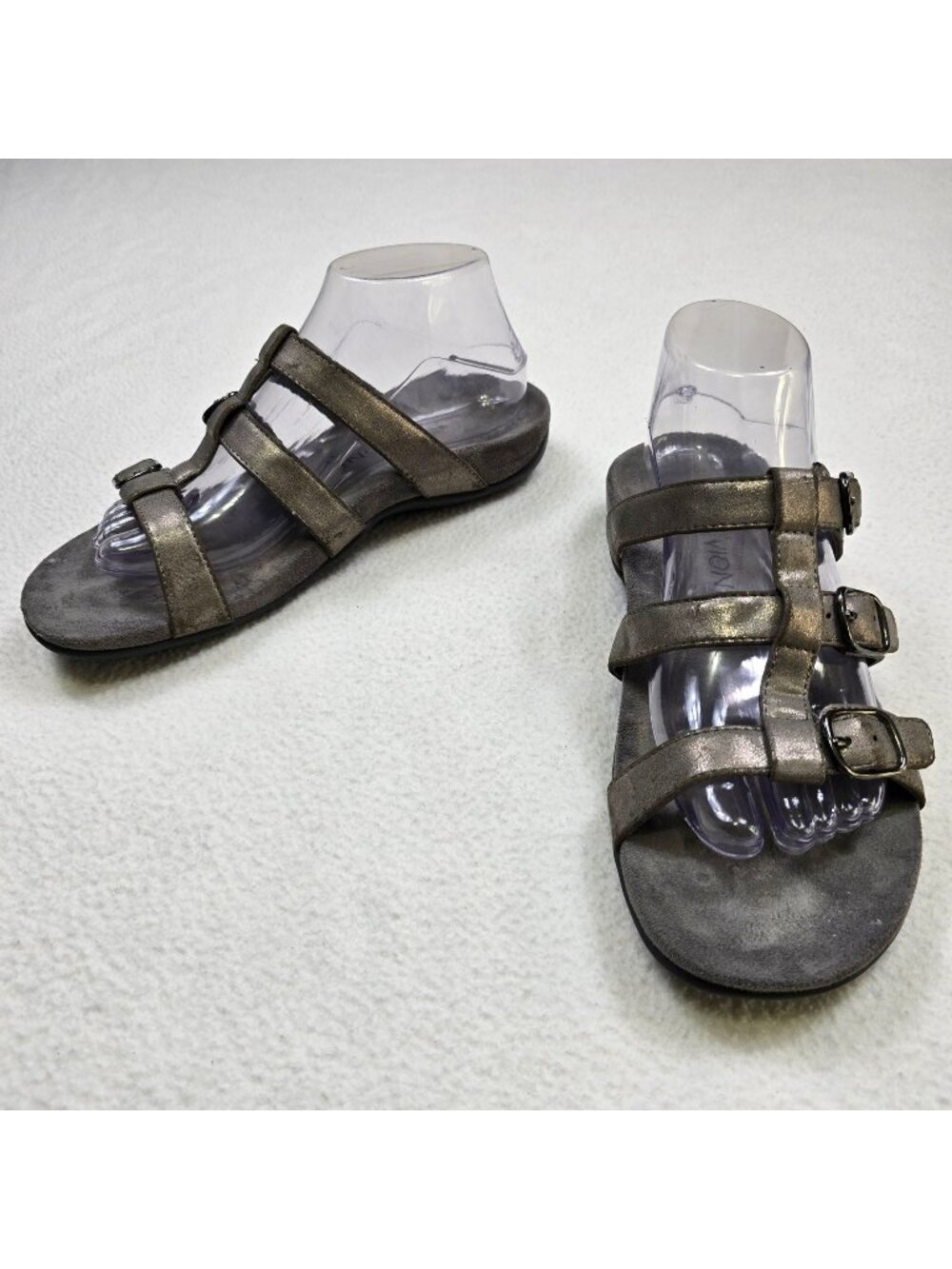 Vionic Metallic Gray Three-Strap Sandals Buckles Size 8